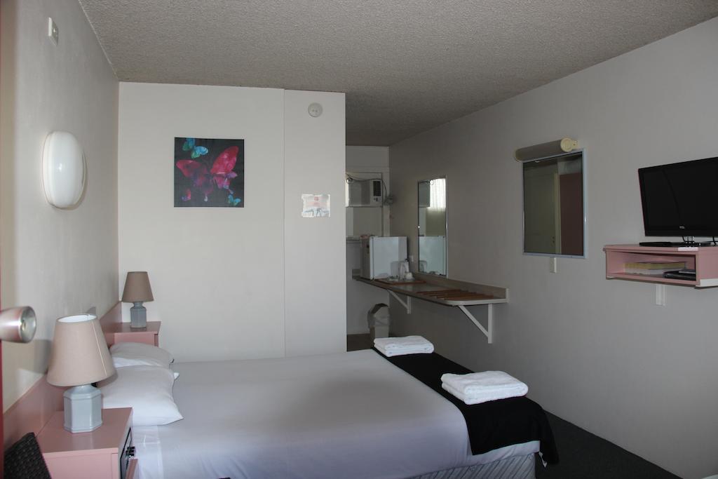 Caloundra Suncourt Motel Esterno foto